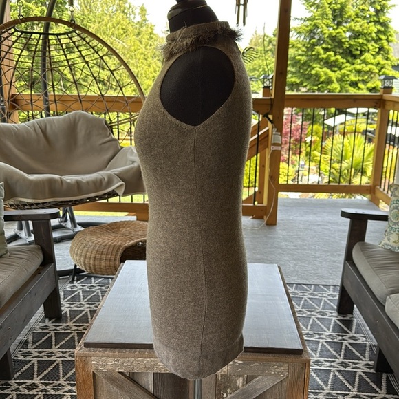 Allude | Sleeveless Cashmere Tunic/ Sweater - Picture 4 of 8